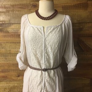 Dolled Up by FANG off white belted blouse sz Large